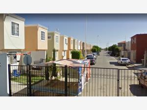 Casa en venta en Valles del Paraiso, Nuevo Laredo — foto 3 de 7