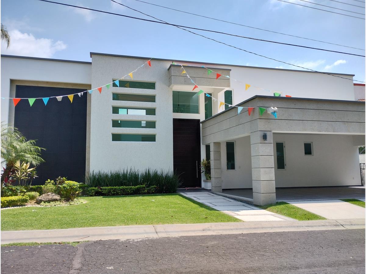 Casa en venta en Lomas de Cocoyoc, Atlatlahucan — foto 1 de 31