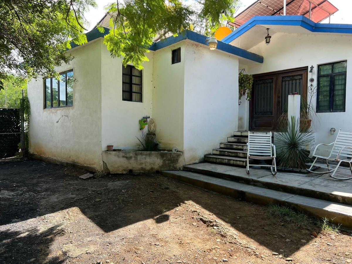 Vista 2 de Quinta en venta en El Barrial, Santiago, Nuevo León