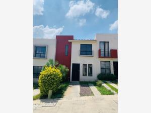 Casa en venta en Las Terrazas Residencial, San Pedro Tlaquepaque, Jalisco Casa en venta en Las Terrazas Residencial, San Pedro Tlaquepaque, Jalisco