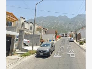 Casa en venta en Lomas del Poniente, Santa Catarina — foto 3 de 9