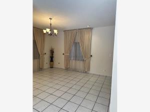 Casa en venta en Residencial Torremolinos, Guadalupe — foto 3 de 23