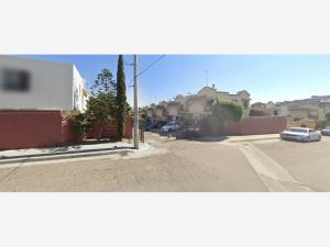 Casa en Villa Residencial Santa Fe 5ta. Sección, Tijuana, Baja California