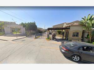 Casa en Urbiquinta Marsella, Tijuana, Baja California
