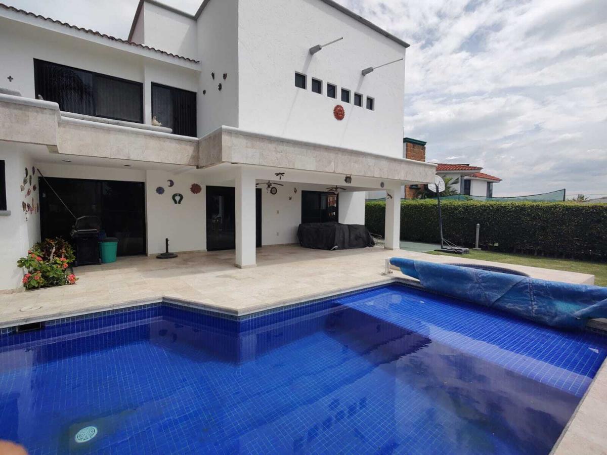 Casa en venta en Lomas de Cocoyoc, Atlatlahucan — foto 1 de 13