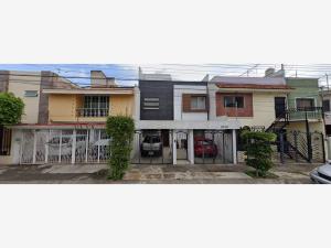 Casa en venta en Jardines de San Jose, Guadalajara — foto 2 de 10