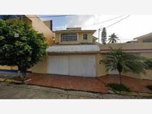 Casa en Petrolera, Coatzacoalcos, Veracruz de Ignacio de la Llave