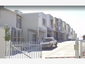 Casa en venta en Las Lomas, García — foto 3 de 7