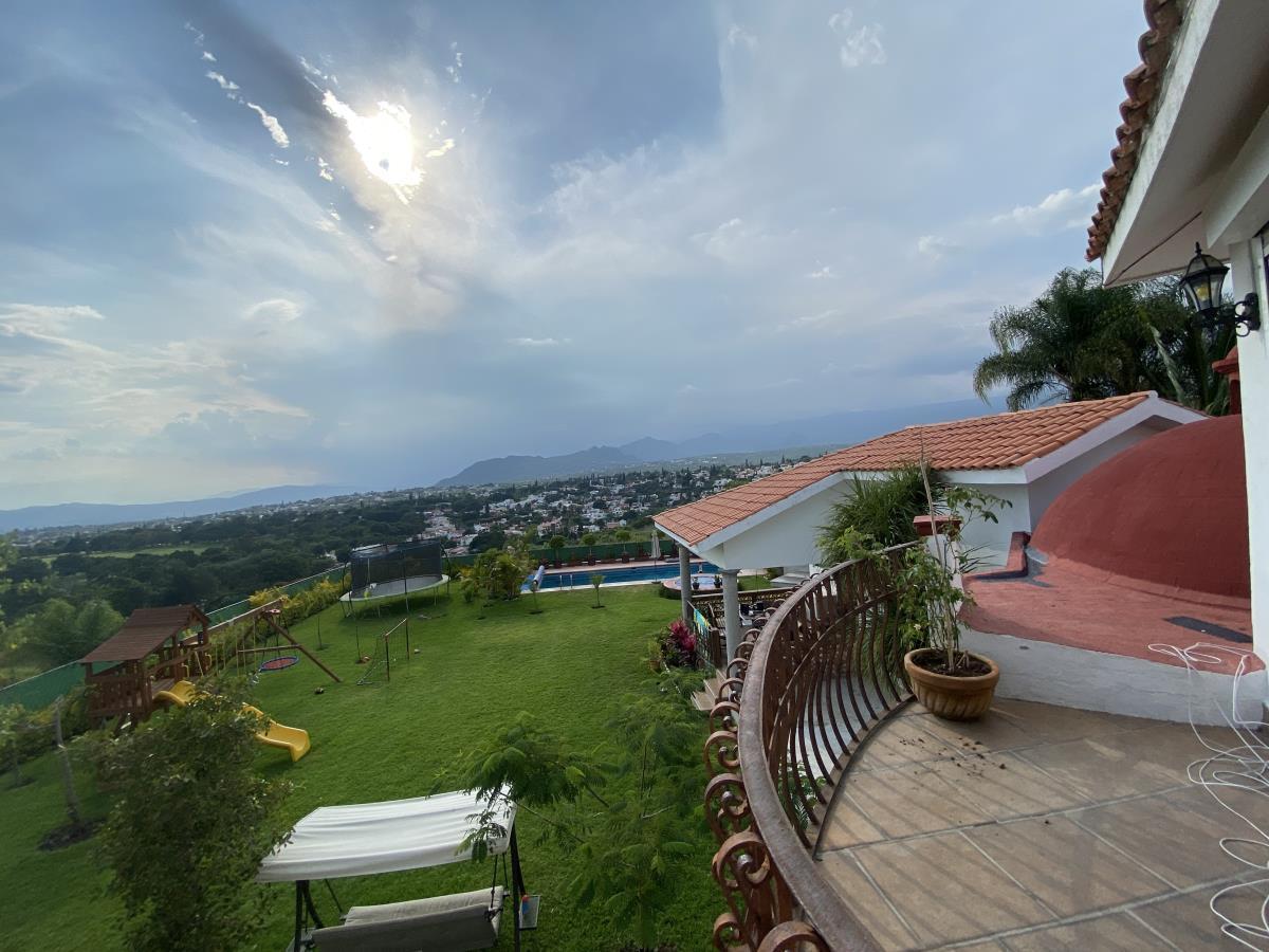 Casa en venta en Lomas de Cocoyoc, Atlatlahucan — foto 1 de 24