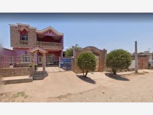 Casa en venta en El Arenal, El Arenal — foto 2 de 11