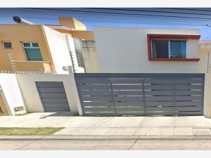 Casa en venta en Jardines Vallarta, Zapopan, Jalisco