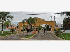 Casa en Jardines Del Edén, Tlajomulco de Zúñiga, Jalisco