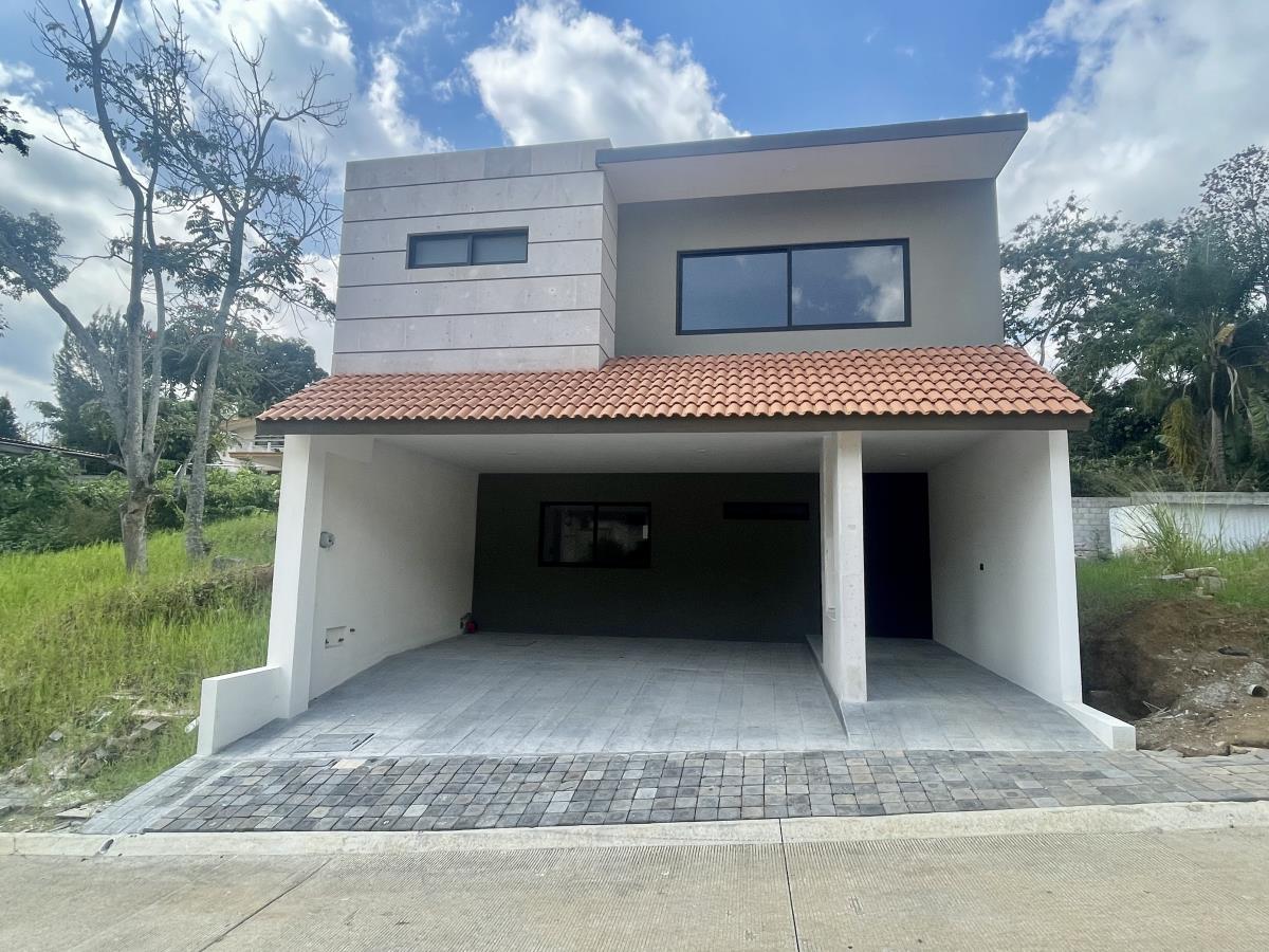 Casa en venta en Pedregal de las Animas, Xalapa — foto 1 de 28