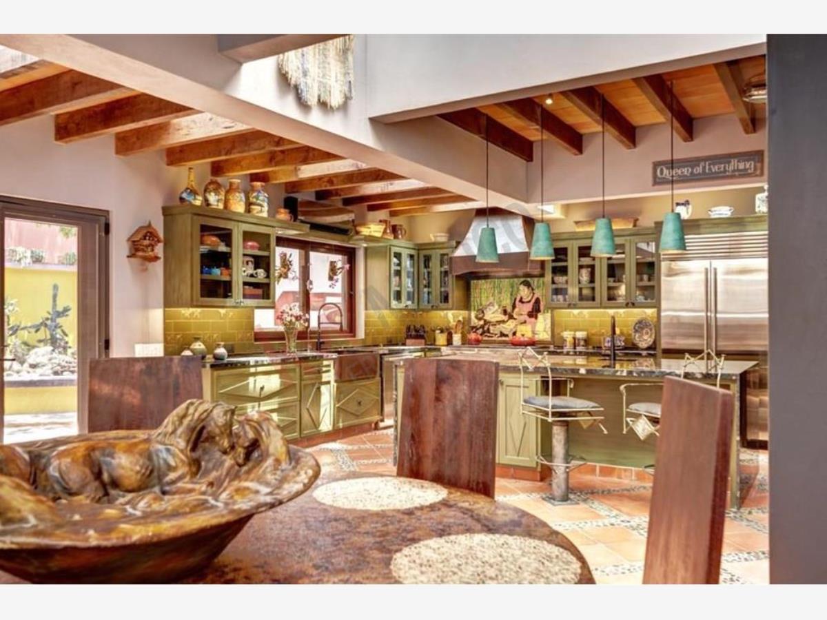 Casa en venta en Villa de los Frailes, San Miguel de Allende — foto 1 de 38
