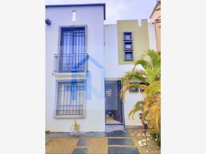 Casa en venta en Lagos de Puente Moreno, Medellín de Bravo, Veracruz de Ignacio de la Llave Casa en venta en Lagos de Puente Moreno, Medellín de Bravo, Veracruz de Ignacio de la Llave