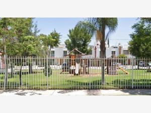 Casa en venta en El Fortín, Zapopan — foto 2 de 8