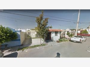 Casa en Mision Real, Apodaca, Nuevo León