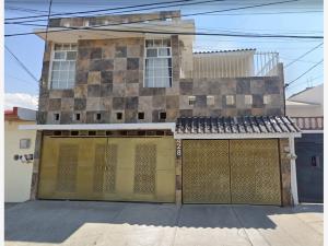 Casa en venta en Jardines del Moral, León, Guanajuato