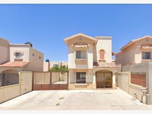 Casa en remate en Puerta Real Residencial, Hermosillo, Sonora