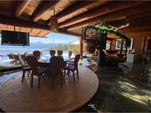Casa en venta en Valle de Bravo, Valle de Bravo — foto 2 de 40