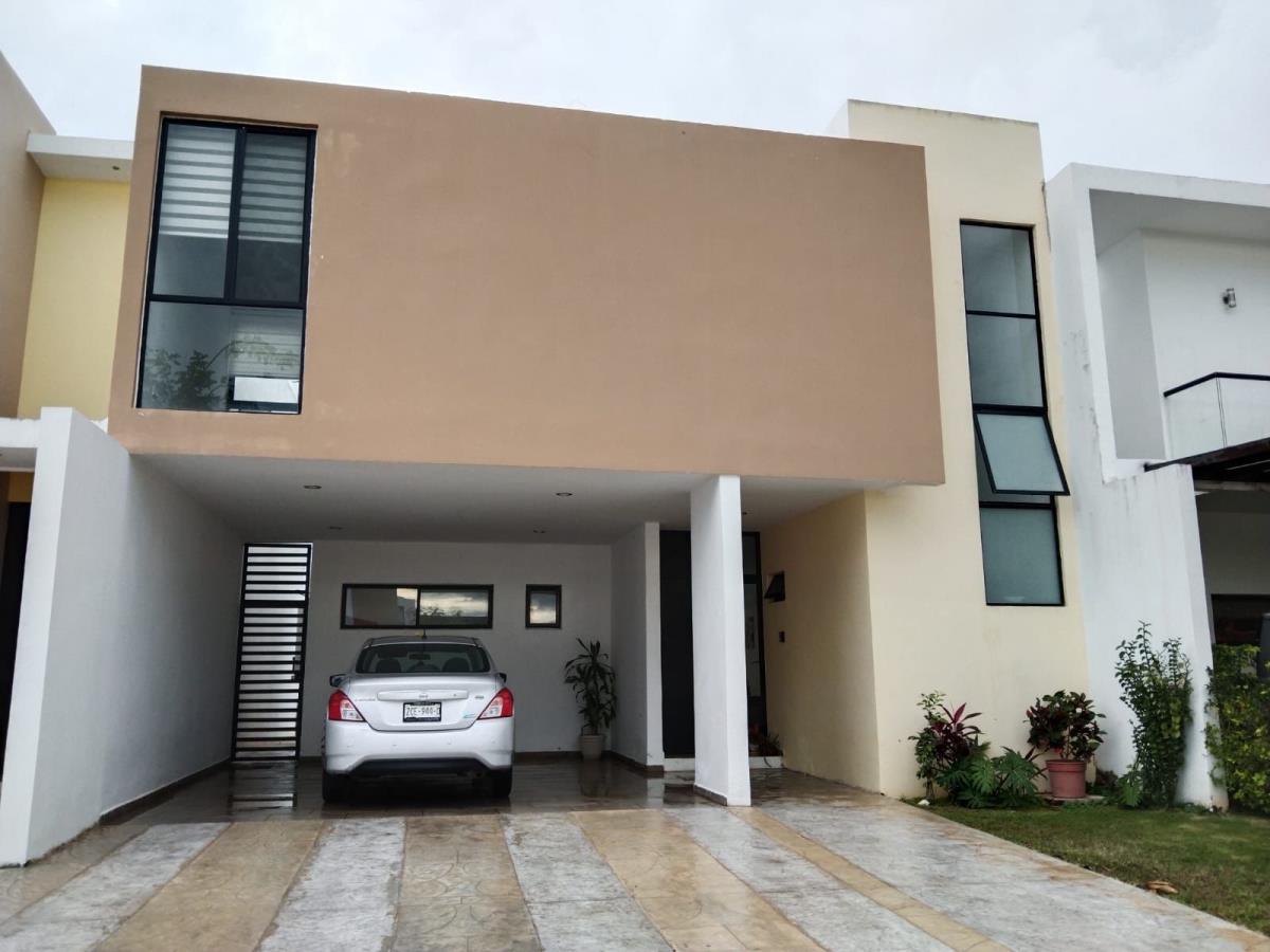 Casa en renta en Residencial Floresta, Mérida — foto 1 de 15