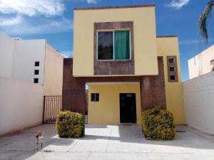 Casa en Paseo del Fuego, Senderos — foto 1 de 15