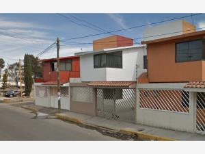 Casa en venta en San Lorenzo Tepaltitlán Centro, Toluca — foto 2 de 10