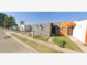 Casa en venta en Hacienda Santa Fe, Tlajomulco de Zúñiga — foto 2 de 7