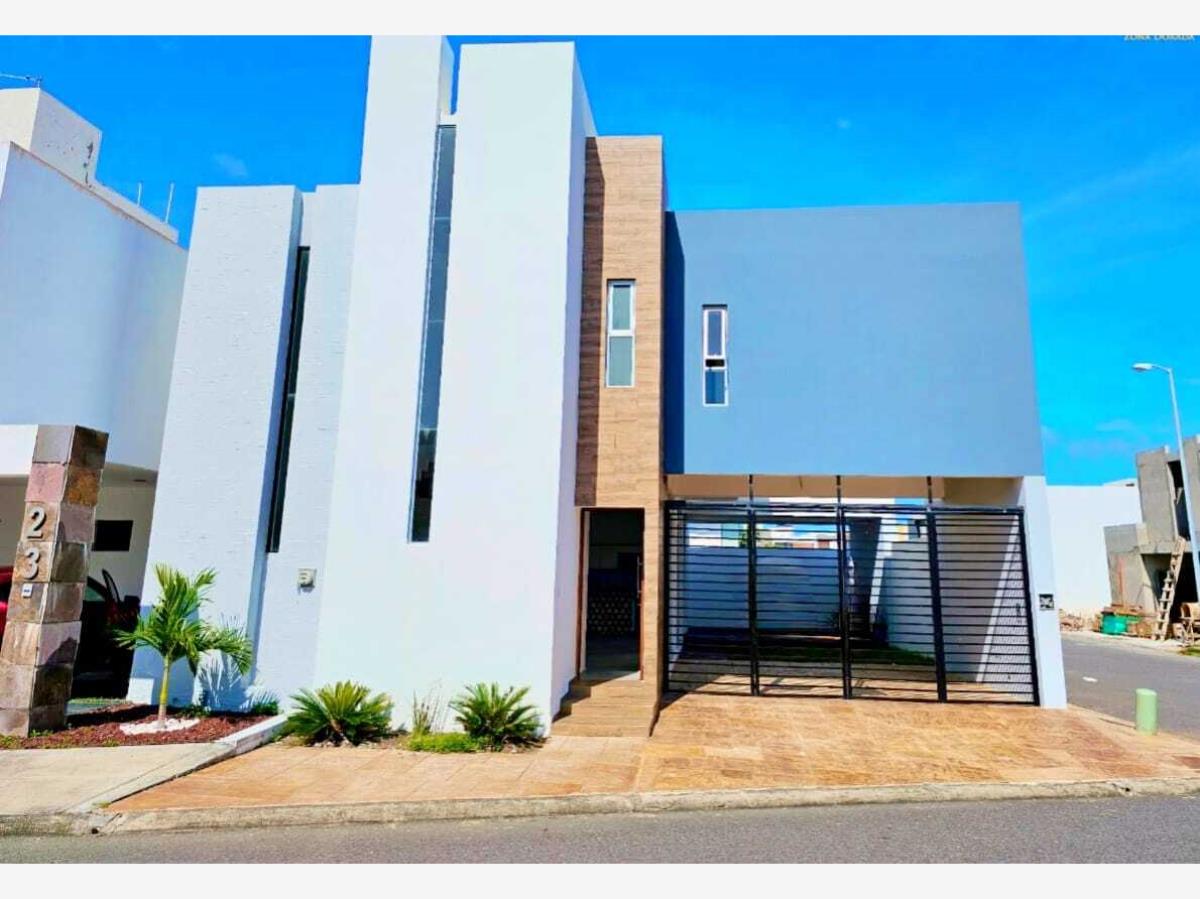 Casa en venta en Lomas de la Rioja, Alvarado — foto 1 de 4