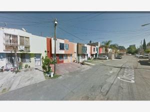 Casa en venta en Parques de Zapopan, Zapopan — foto 3 de 12