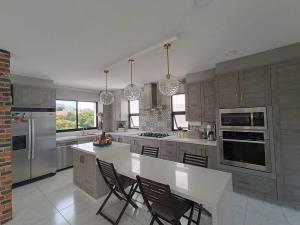 Casa en venta en Cumbres del Cimatario, Huimilpan — foto 2 de 34
