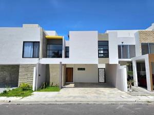 Casa en venta en Lomas de la Rioja, Alvarado — foto 2 de 12