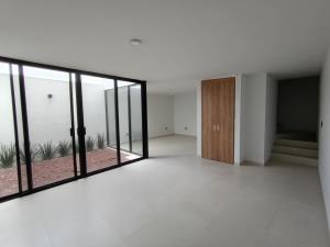 Casa en Campo Azul de Gran Peñón justo en la Vía alterna Av. Salk al Eje 122.