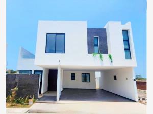 Casa en venta en Las Lomas Residencial, Alvarado, Veracruz de Ignacio de la Llave