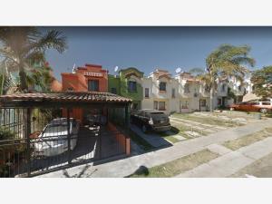 Casa en venta en Paseos de Santiago, Tonalá — foto 3 de 7