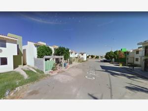 Casa en venta en Villas de San Miguel, Nuevo Laredo — foto 3 de 5