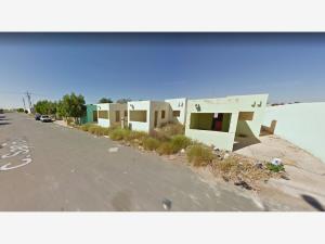 Casa en venta en Villas de San Miguel, Nuevo Laredo — foto 3 de 5