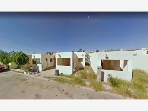 Casa en venta en Villas de San Miguel, Nuevo Laredo — foto 3 de 5