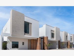 Casa en venta en La Rioja Residencial, Torreón — foto 2 de 16