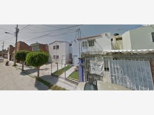 Casa en remate en Rinconada de las Flores, Silao de la Victoria, Guanajuato