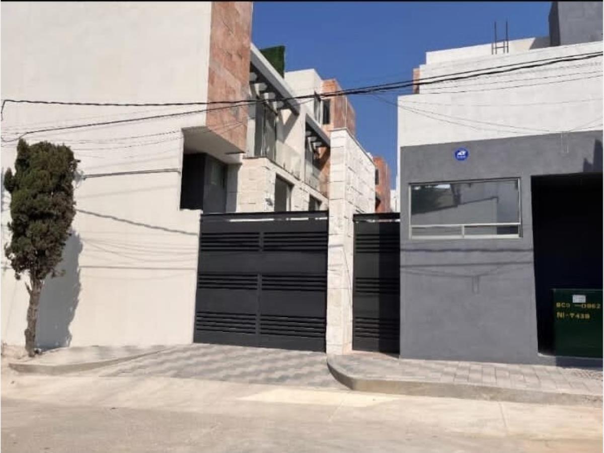 Casa en venta en Heroes de Padierna, Tlalpan — foto 1 de 26