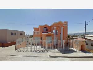 Casa en venta en Valle Dorado, Ensenada — foto 2 de 11