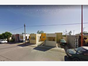 Casa en venta en Villas de San Miguel, Nuevo Laredo — foto 2 de 5