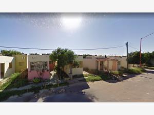 Casa en venta en Villas de San Miguel, Nuevo Laredo — foto 2 de 5