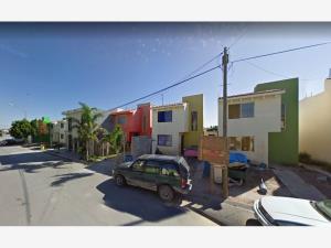 Casa en venta en Villas de San Miguel, Nuevo Laredo — foto 2 de 5