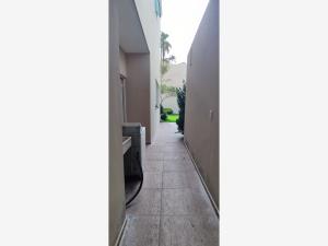 Casa en venta en Bugambilias, Zapopan — foto 3 de 28