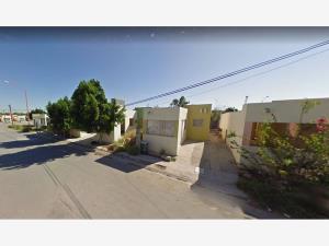 Casa en venta en Villas de San Miguel, Nuevo Laredo — foto 2 de 5