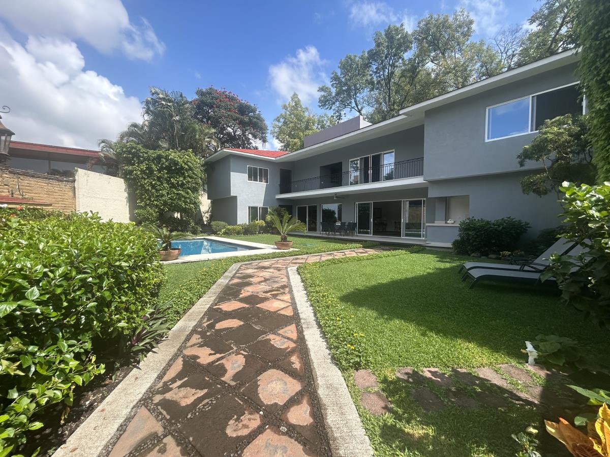Casa en venta en Acapatzingo, Cuernavaca — foto 1 de 26