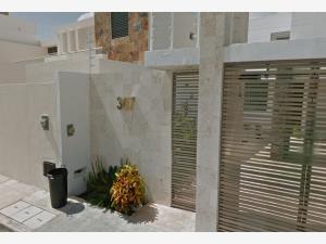 Casa en venta en Montebello, Mérida — foto 2 de 16