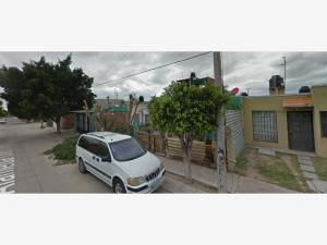Casa en venta en Valle de los Castillos, León — foto 2 de 7